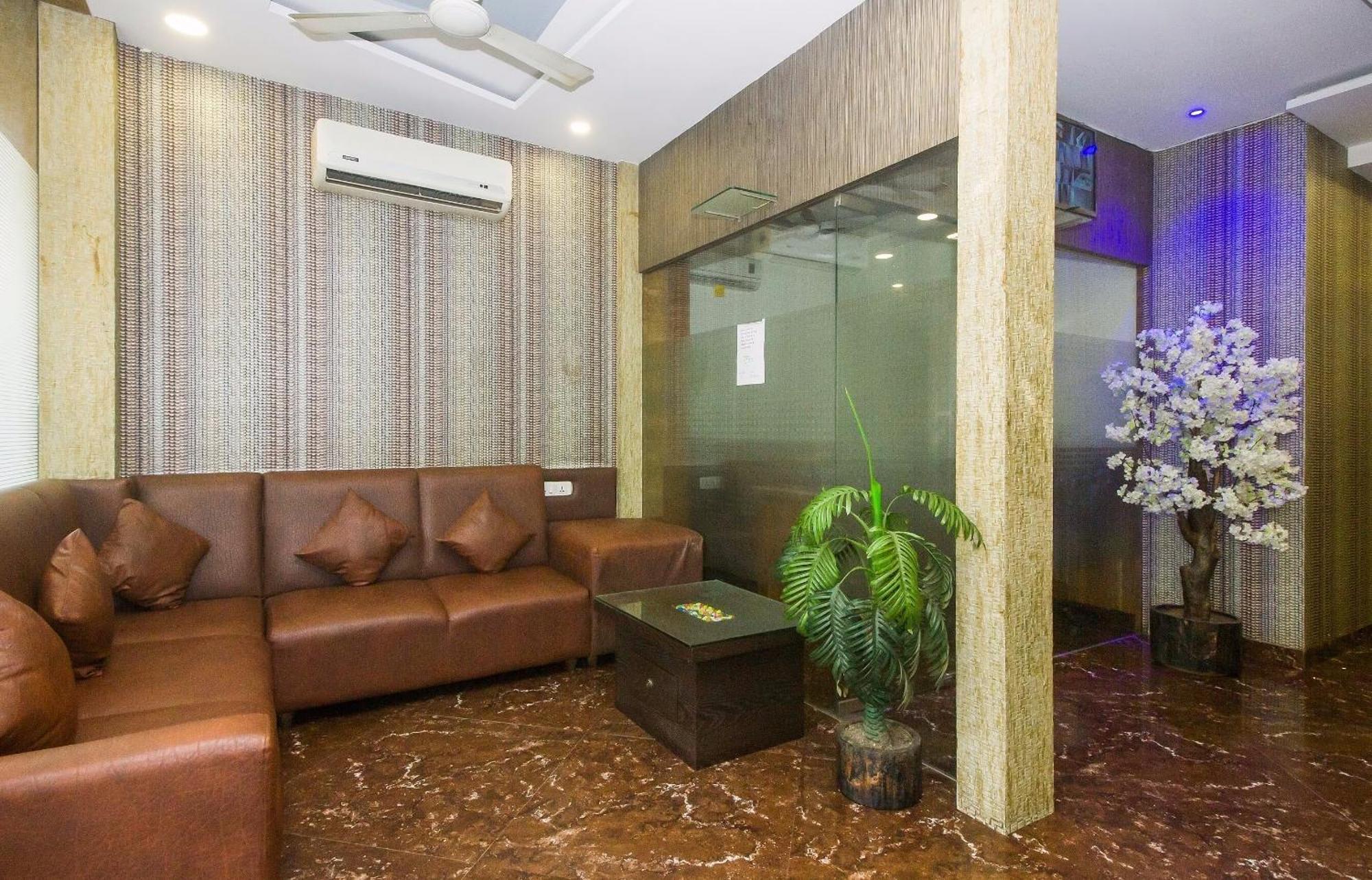 Capital O Hotel Pearl Near Us Embassy Мумбаи Экстерьер фото
